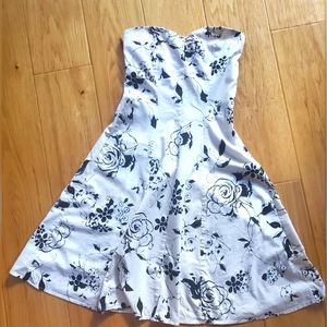 White strapless dress size S